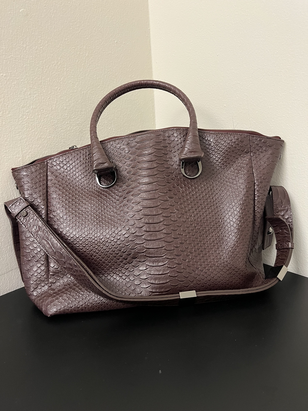 Plum Textured Faux-Snake Tote Bag with Strap